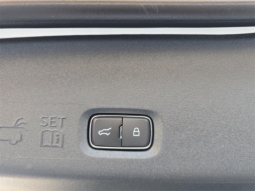 new 2025 Ford Expedition car, priced at $71,006