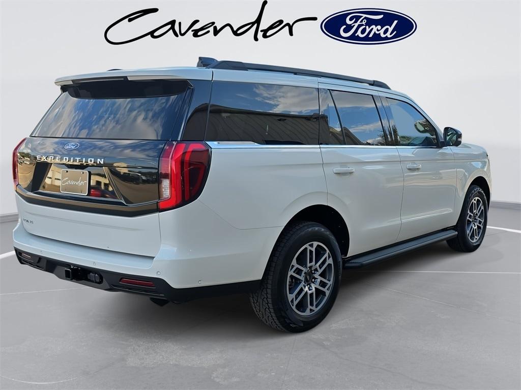 new 2025 Ford Expedition car, priced at $71,006