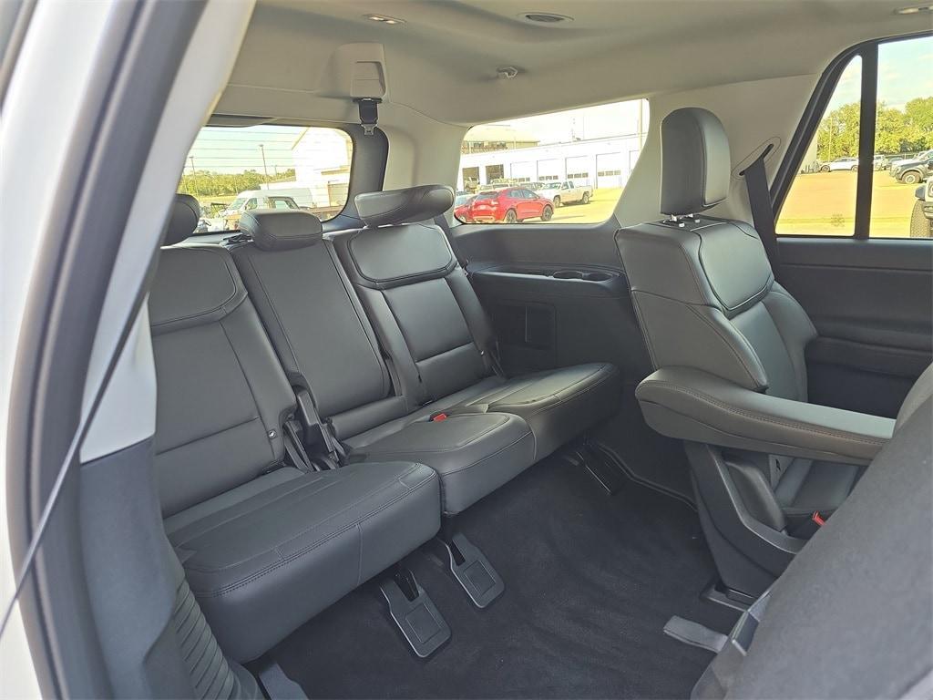 new 2025 Ford Expedition car, priced at $71,006