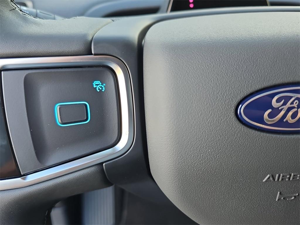 new 2025 Ford Expedition car, priced at $71,006