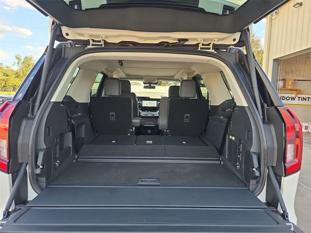 new 2025 Ford Expedition car, priced at $71,006