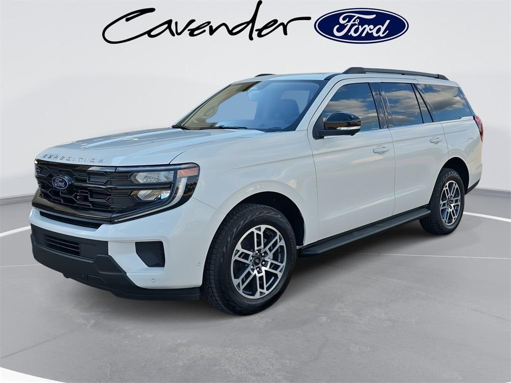 new 2025 Ford Expedition car, priced at $71,746