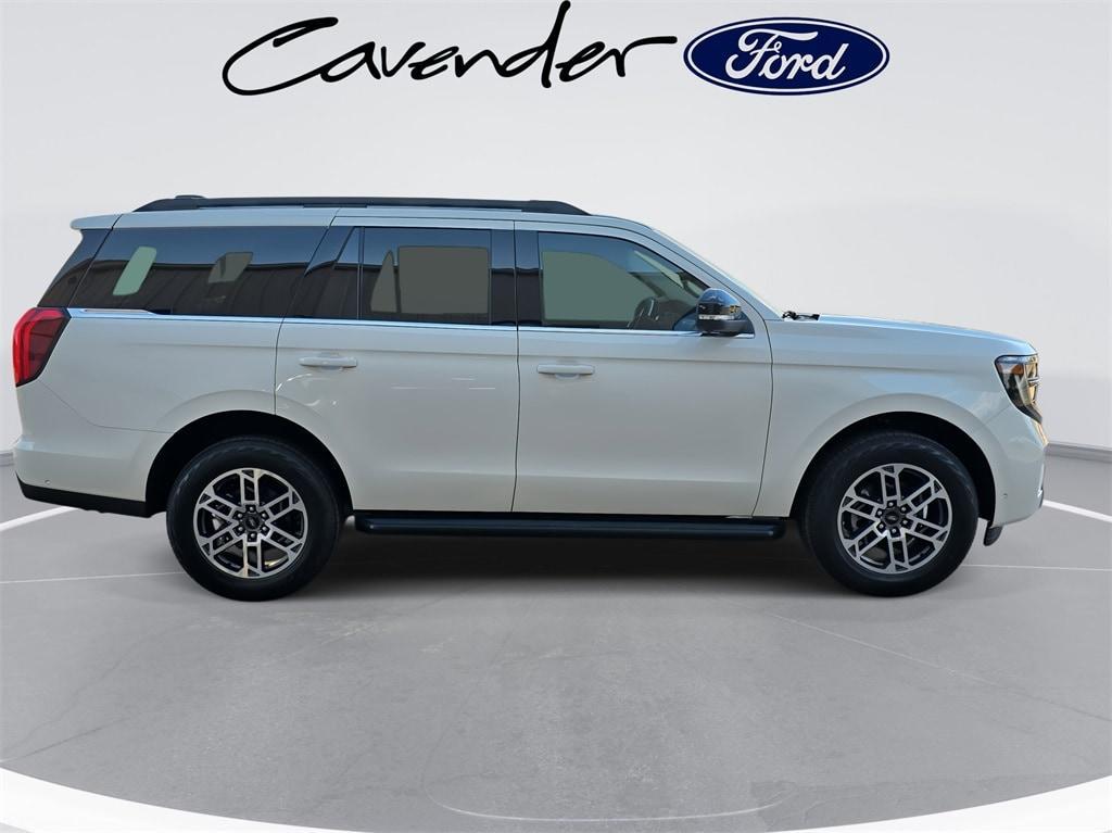new 2025 Ford Expedition car, priced at $71,006
