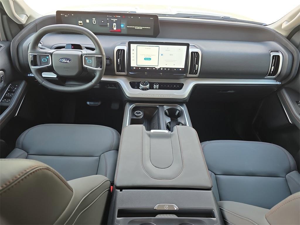 new 2025 Ford Expedition car, priced at $71,006