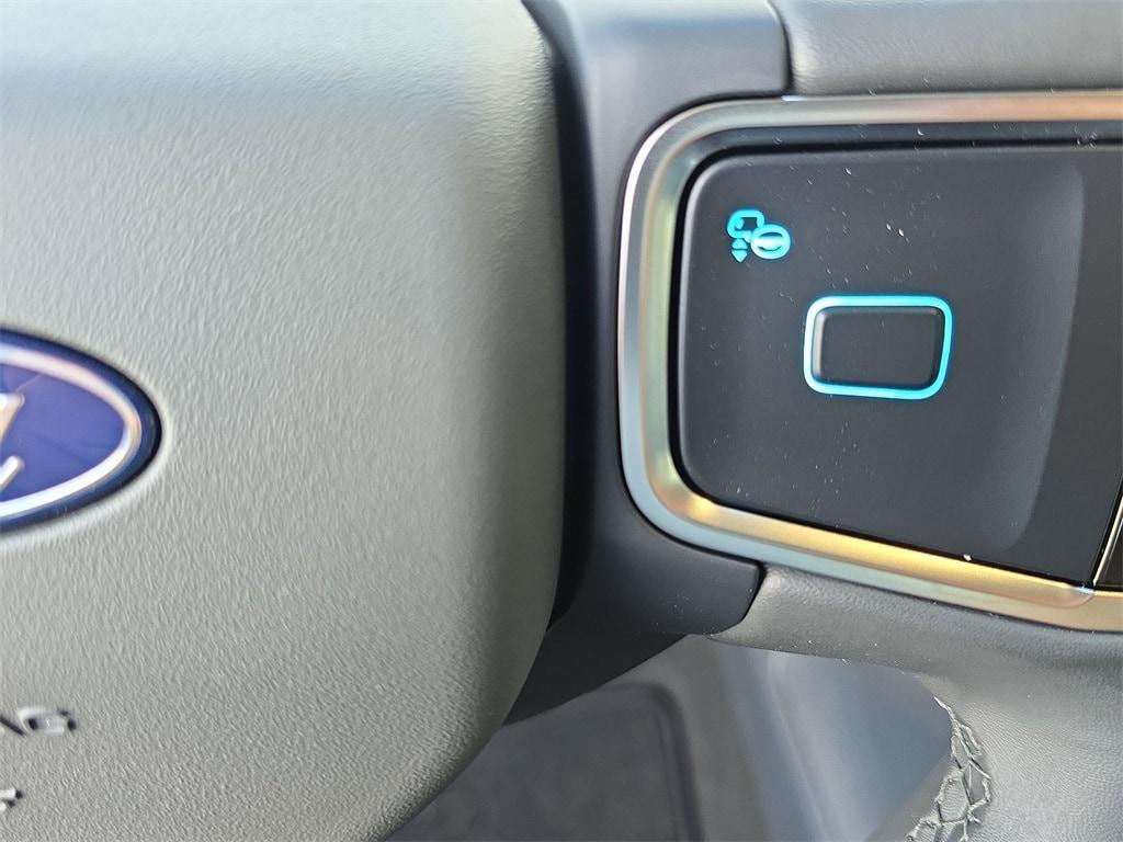 new 2025 Ford Expedition car, priced at $71,006