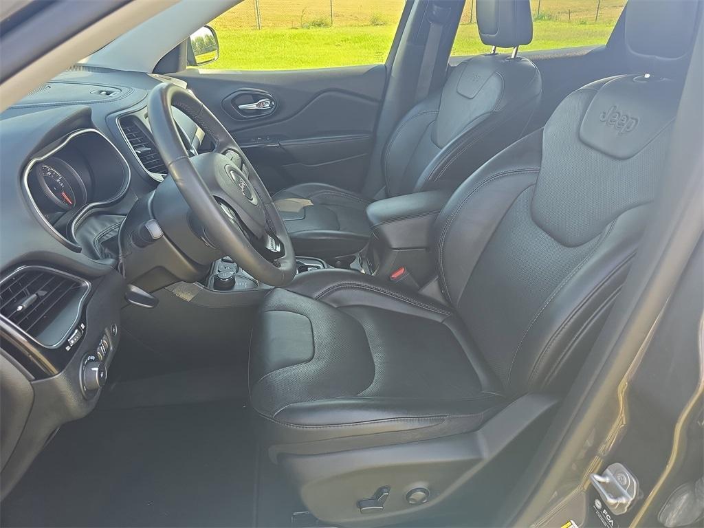 used 2023 Jeep Cherokee car, priced at $20,881