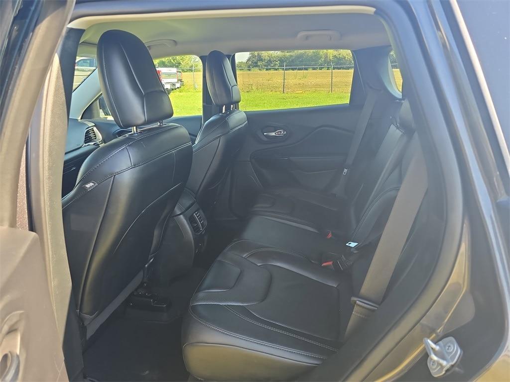 used 2023 Jeep Cherokee car, priced at $20,881