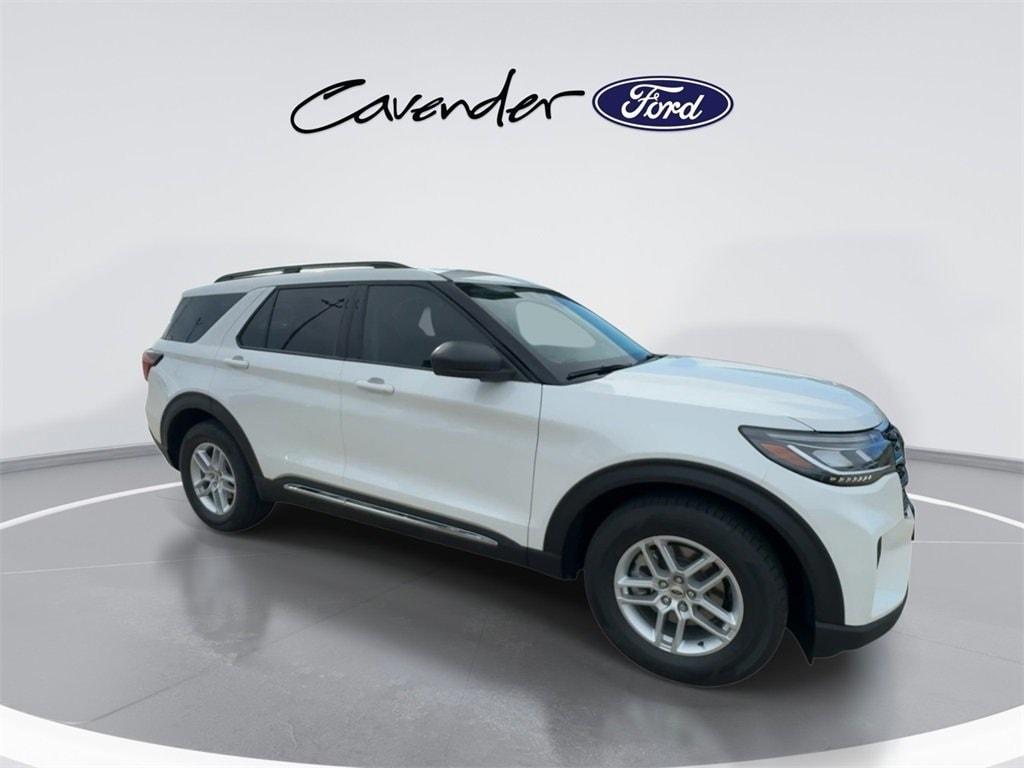 new 2025 Ford Explorer car, priced at $39,990