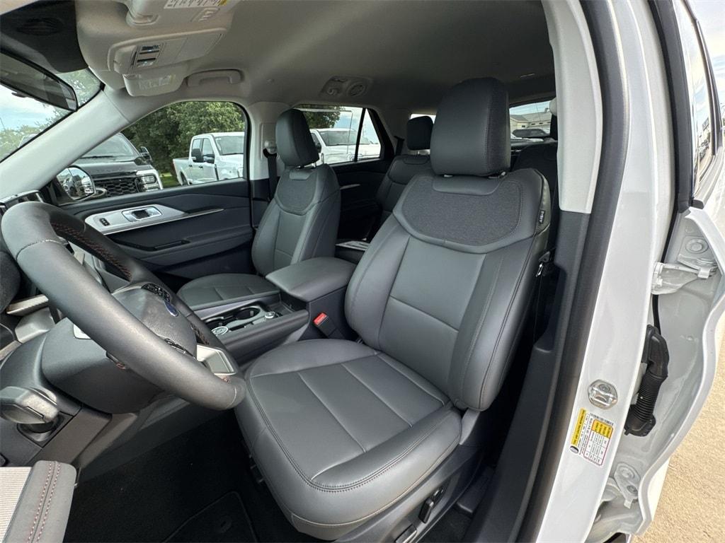 new 2025 Ford Explorer car, priced at $42,356