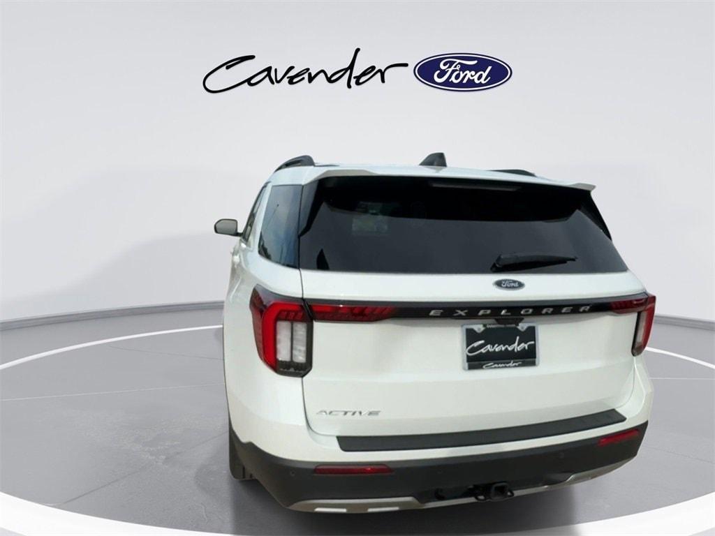 new 2025 Ford Explorer car, priced at $39,990
