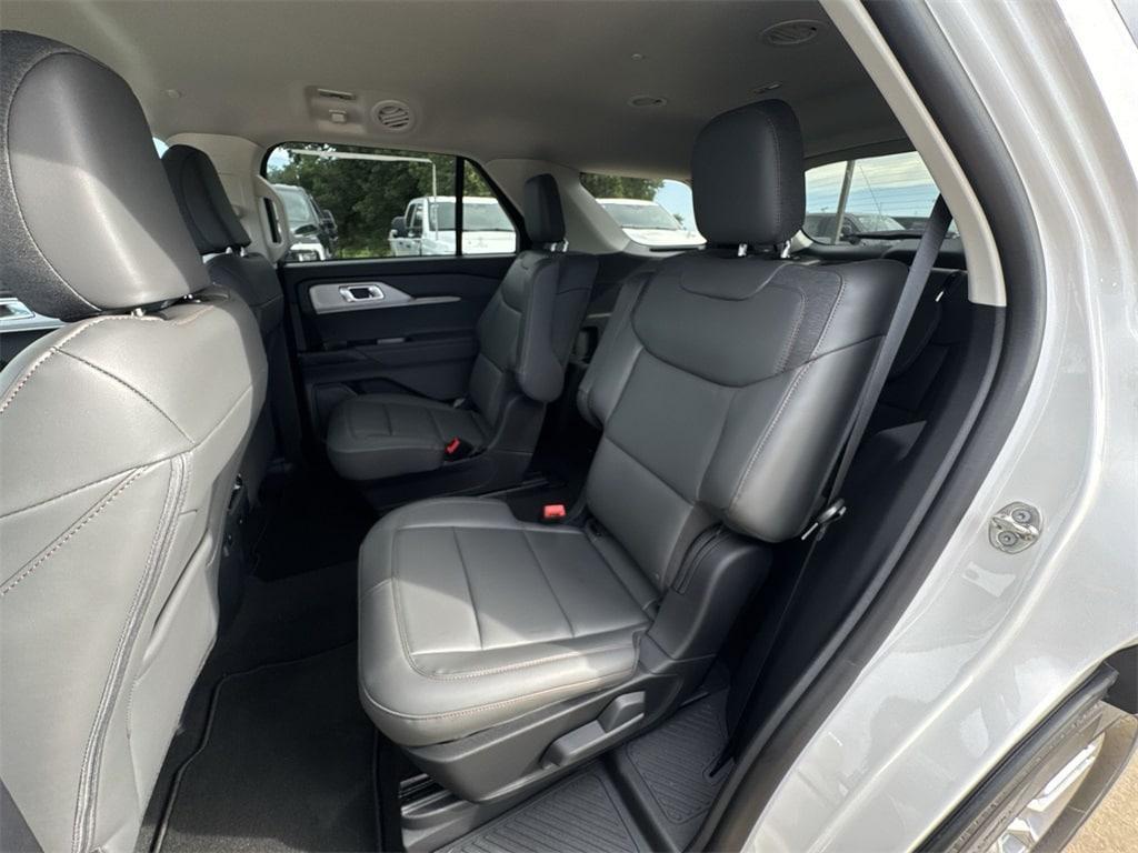 new 2025 Ford Explorer car, priced at $42,356