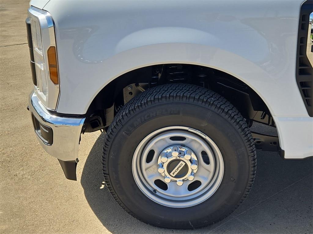 new 2025 Ford F-350 car, priced at $62,943