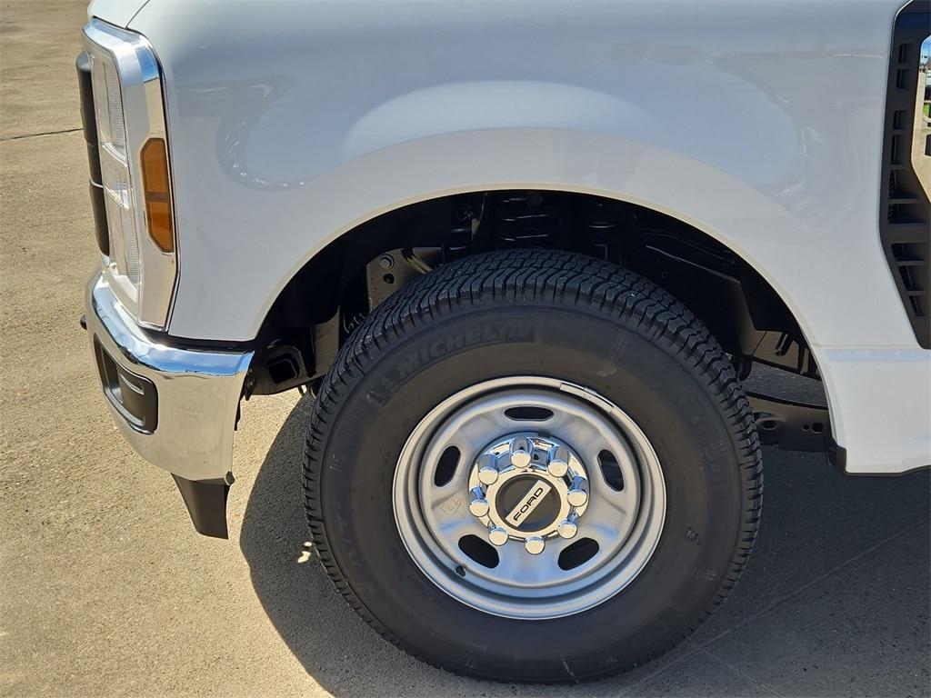 new 2025 Ford F-350 car, priced at $62,943