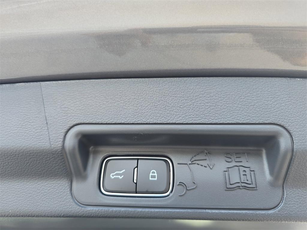 new 2025 Ford Explorer car, priced at $41,425