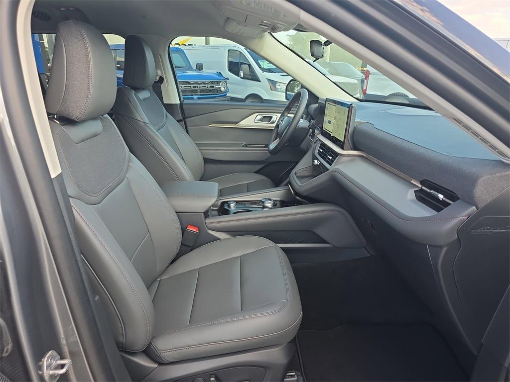 new 2025 Ford Explorer car, priced at $41,425