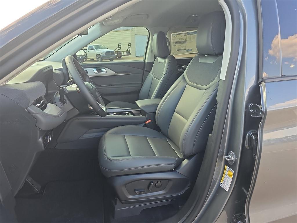 new 2025 Ford Explorer car, priced at $41,425