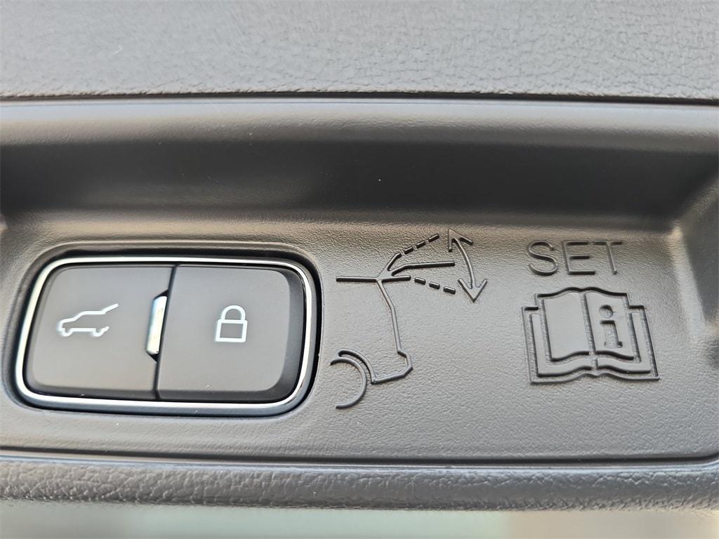 new 2025 Ford Explorer car, priced at $41,708