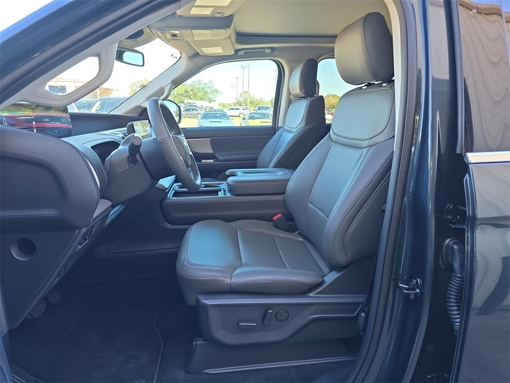 new 2025 Ford Expedition car, priced at $67,046