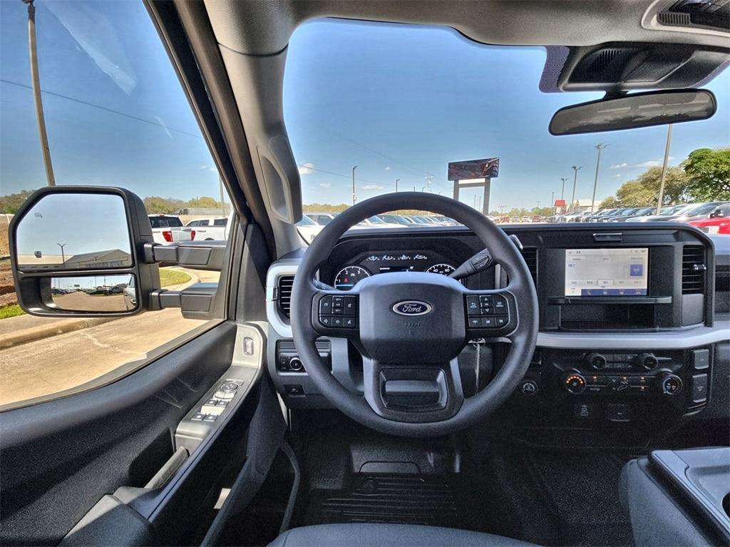 new 2025 Ford F-250 car, priced at $61,698