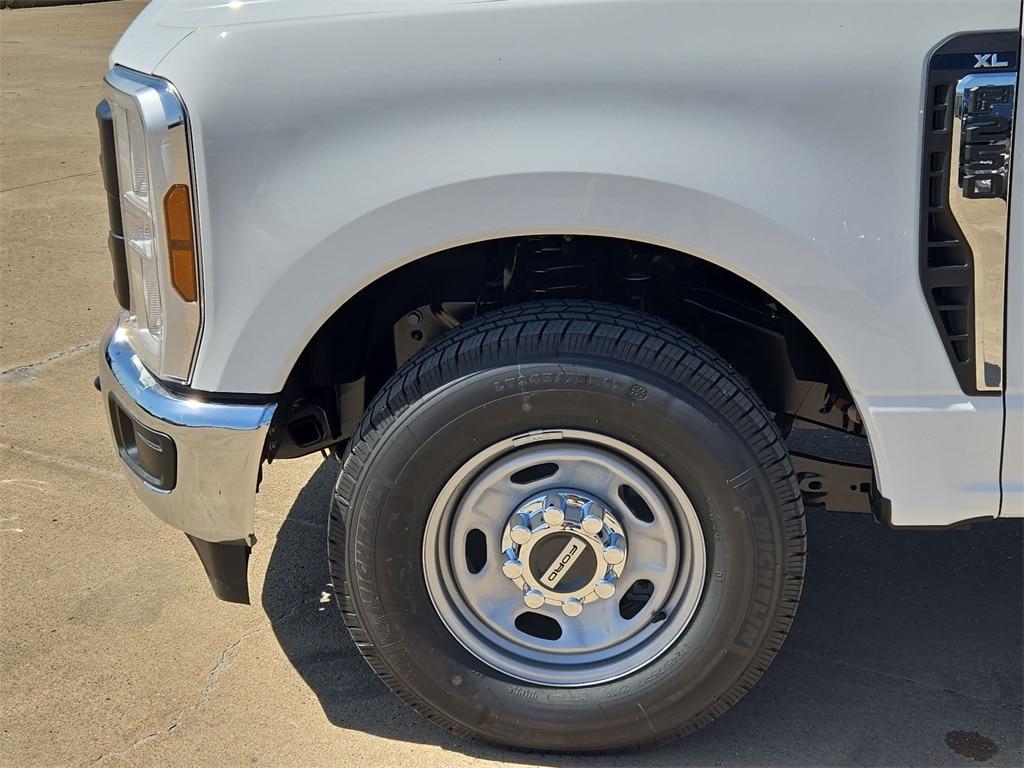 new 2025 Ford F-250 car, priced at $61,698