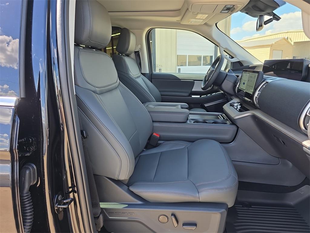 new 2025 Ford Expedition car, priced at $70,205