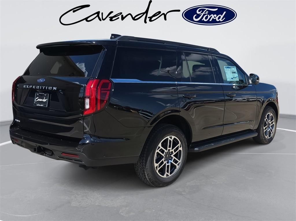 new 2025 Ford Expedition car, priced at $70,205