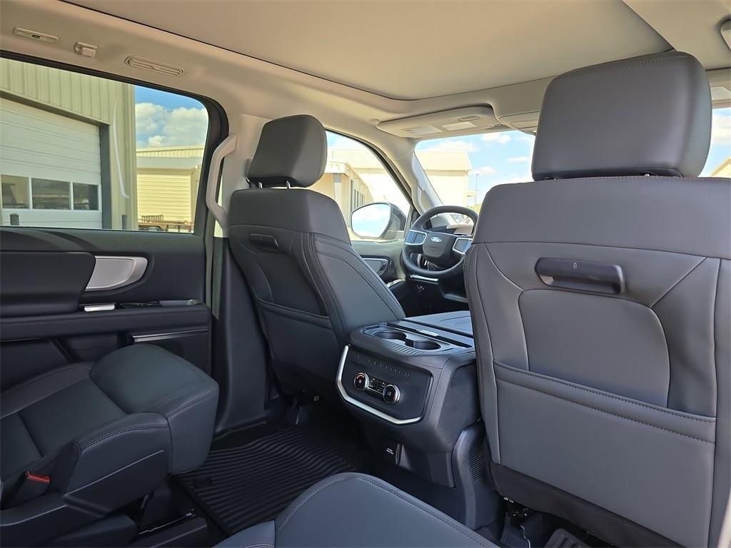 new 2025 Ford Expedition car, priced at $70,205