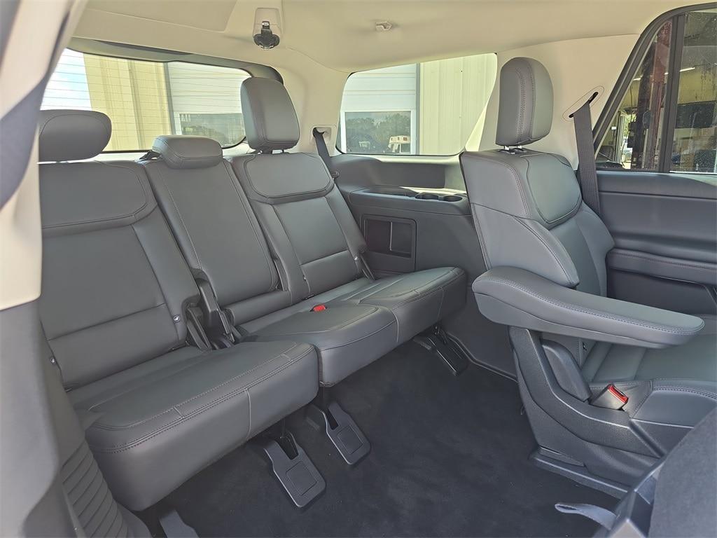 new 2025 Ford Expedition car, priced at $70,205