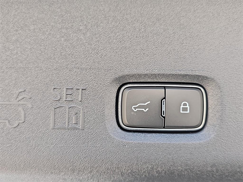 new 2025 Ford Expedition car, priced at $70,205