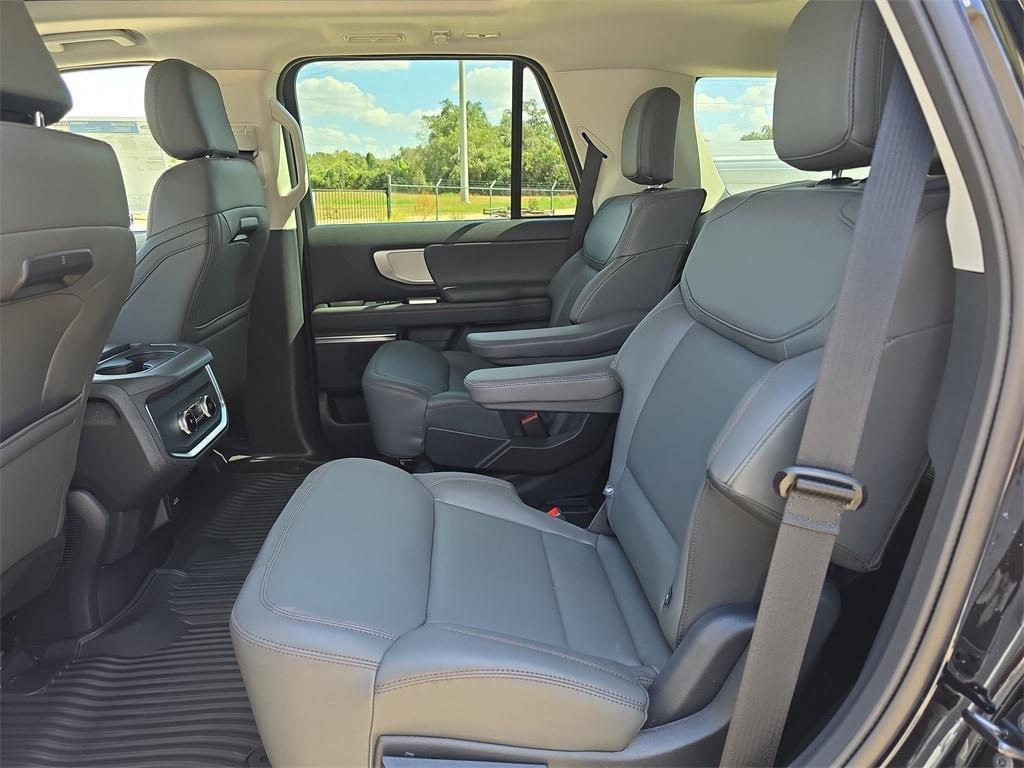 new 2025 Ford Expedition car, priced at $70,205