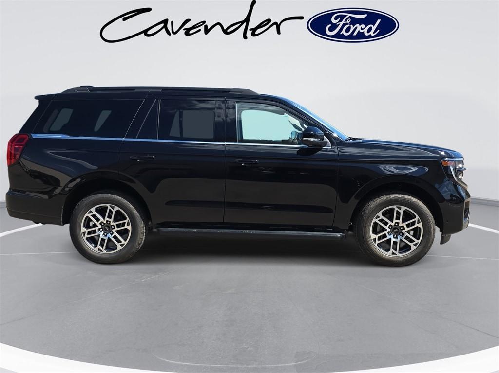 new 2025 Ford Expedition car, priced at $70,205