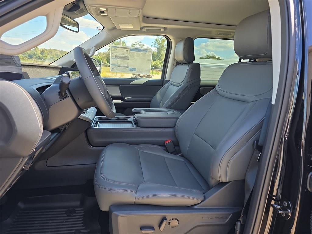 new 2025 Ford Expedition car, priced at $70,205