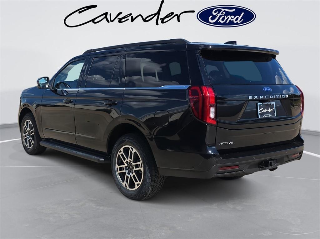 new 2025 Ford Expedition car, priced at $70,205