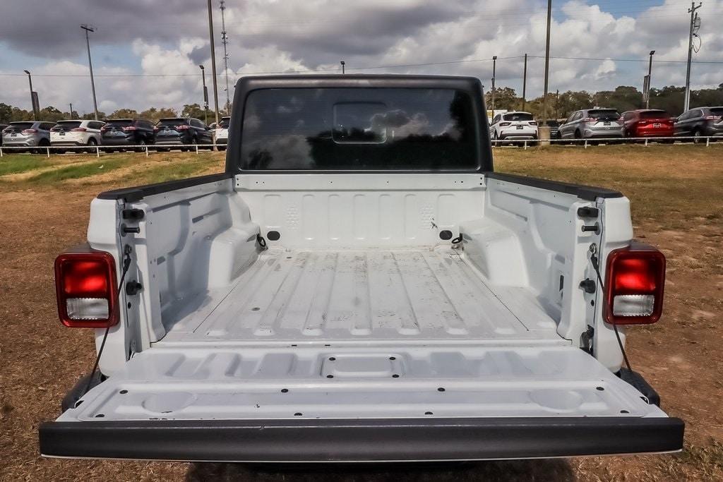 used 2021 Jeep Gladiator car, priced at $28,547