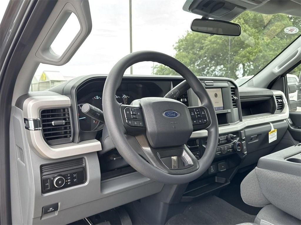 new 2025 Ford F-350 car, priced at $55,172
