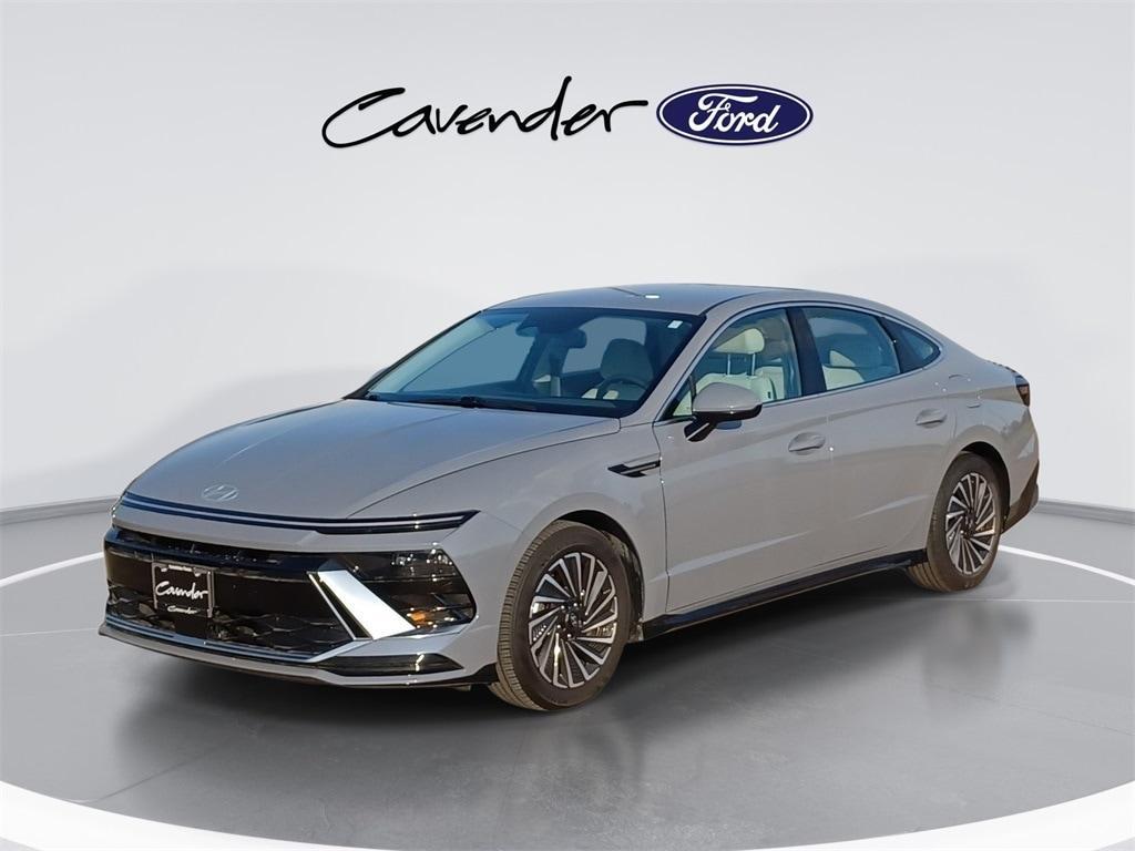 used 2024 Hyundai Sonata Hybrid car, priced at $25,892