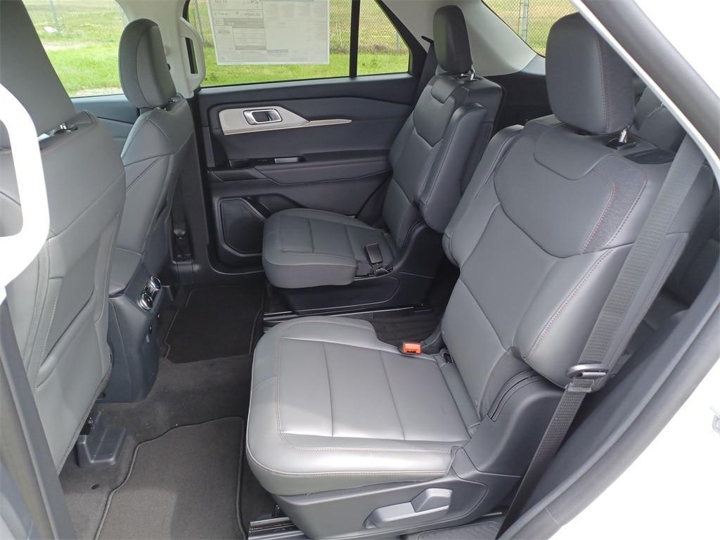 new 2025 Ford Explorer car, priced at $43,081