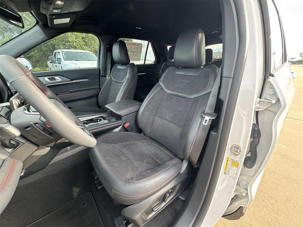 new 2025 Ford Explorer car, priced at $52,861