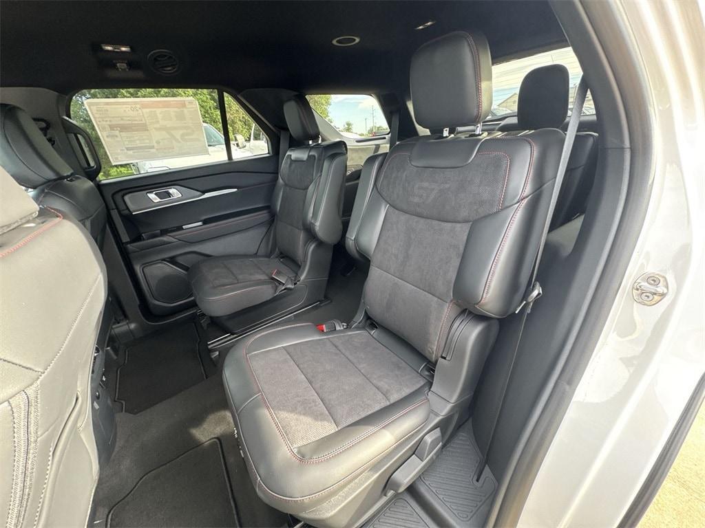 new 2025 Ford Explorer car, priced at $52,861