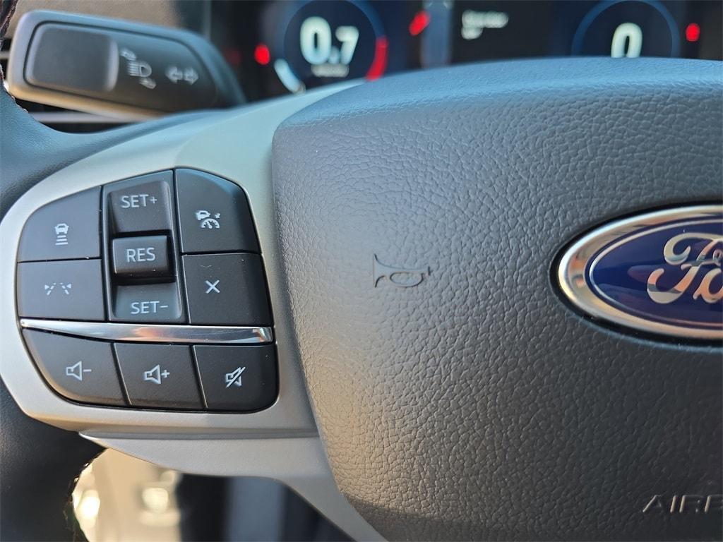 new 2025 Ford Explorer car, priced at $40,596