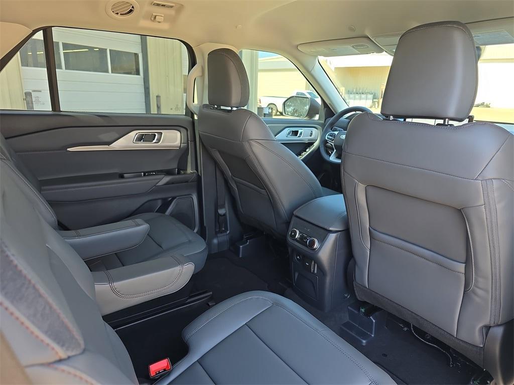 new 2025 Ford Explorer car, priced at $40,596