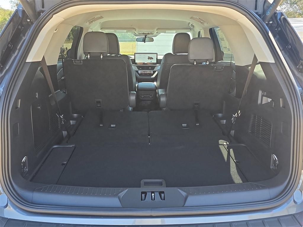 new 2025 Ford Explorer car, priced at $40,596