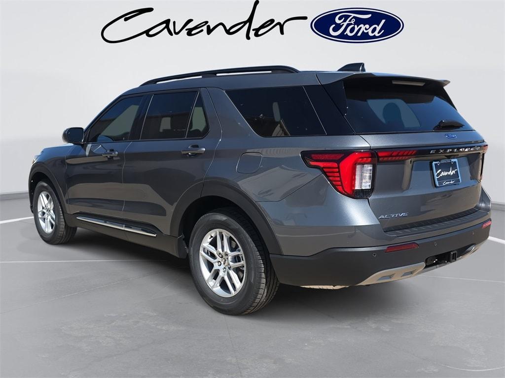 new 2025 Ford Explorer car, priced at $40,596