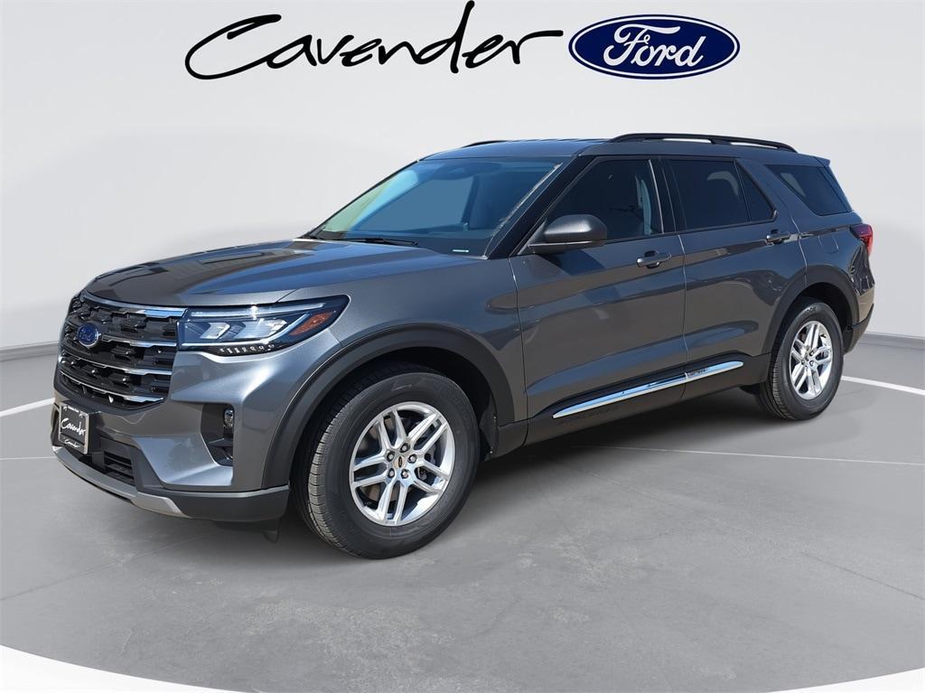 new 2025 Ford Explorer car, priced at $40,596
