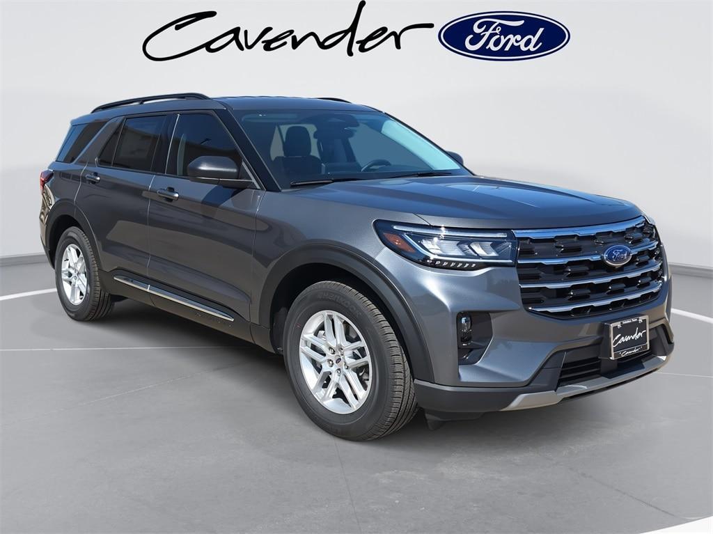 new 2025 Ford Explorer car, priced at $40,596