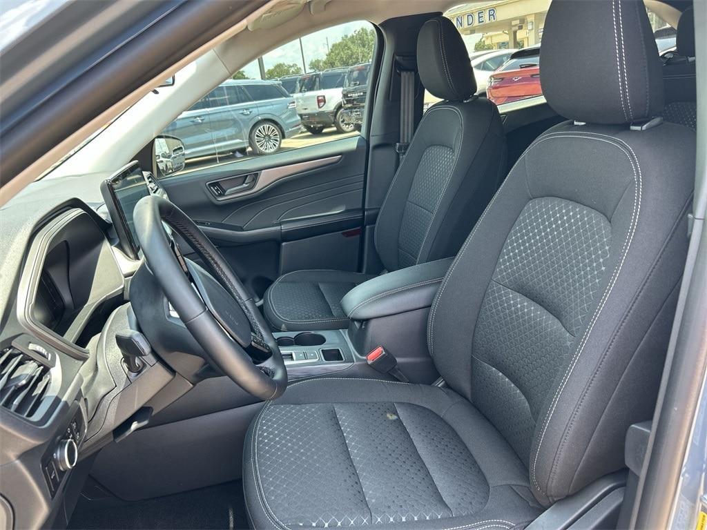new 2025 Ford Escape car, priced at $30,318