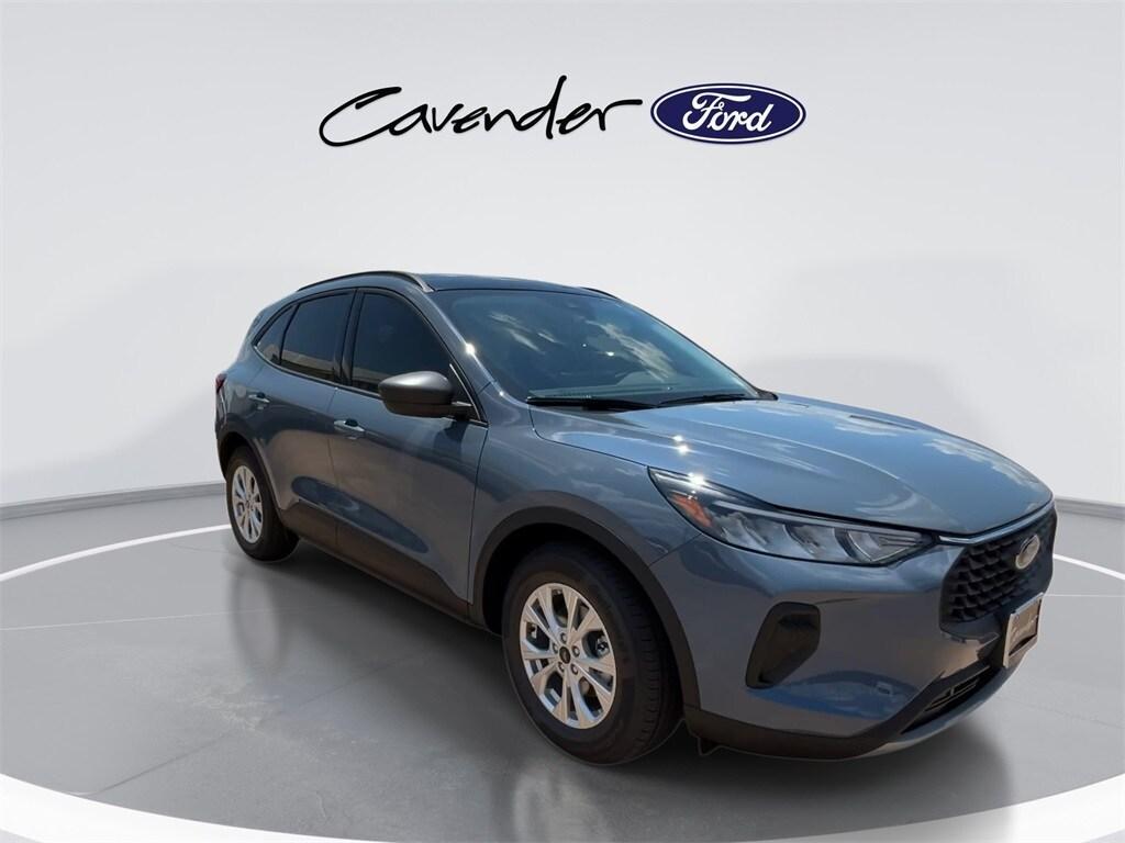 new 2025 Ford Escape car, priced at $30,318