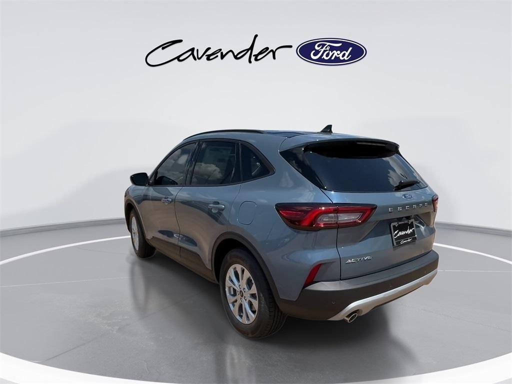 new 2025 Ford Escape car, priced at $30,318