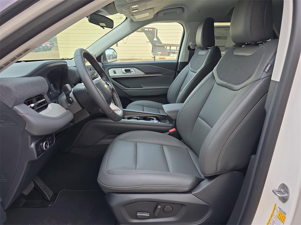 new 2025 Ford Explorer car, priced at $41,336