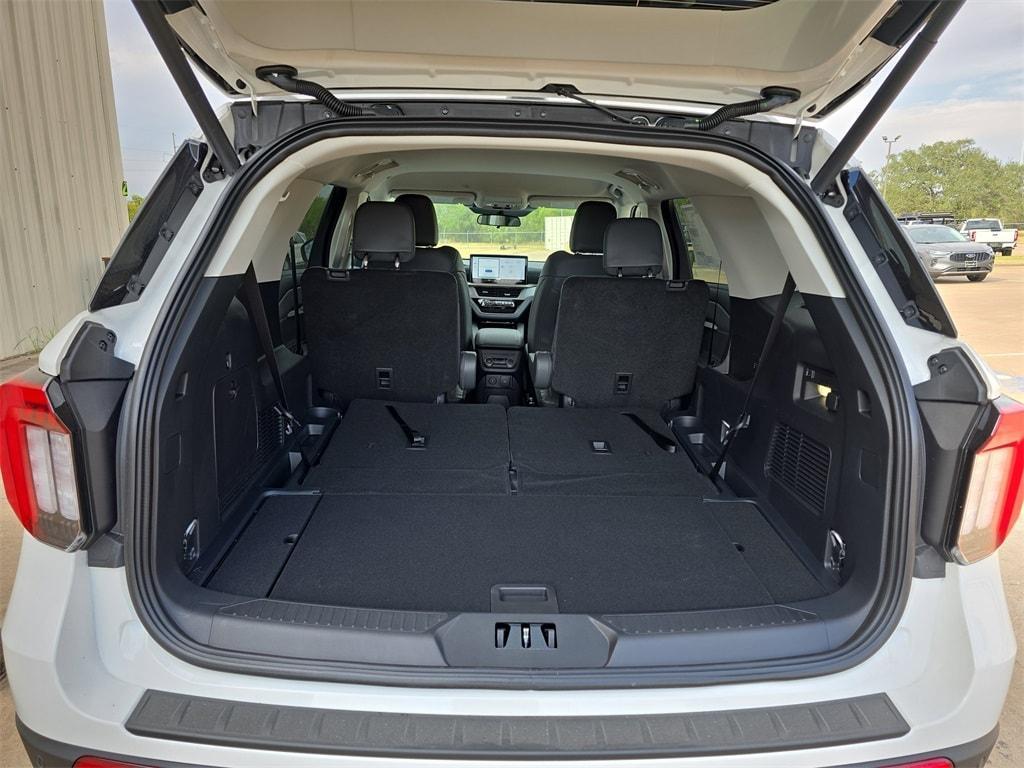 new 2025 Ford Explorer car, priced at $41,336